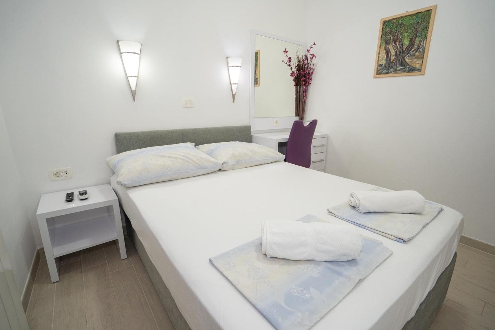 Garden Resort - Apartments Maslina Potocnica Habitación foto